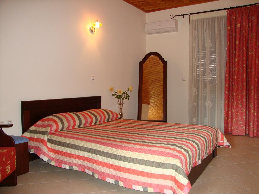 Bistola Guesthouse Vlakhokeraséa Екстериор снимка